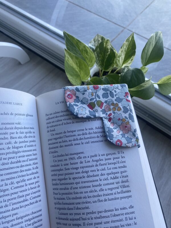 Marque page fleuri